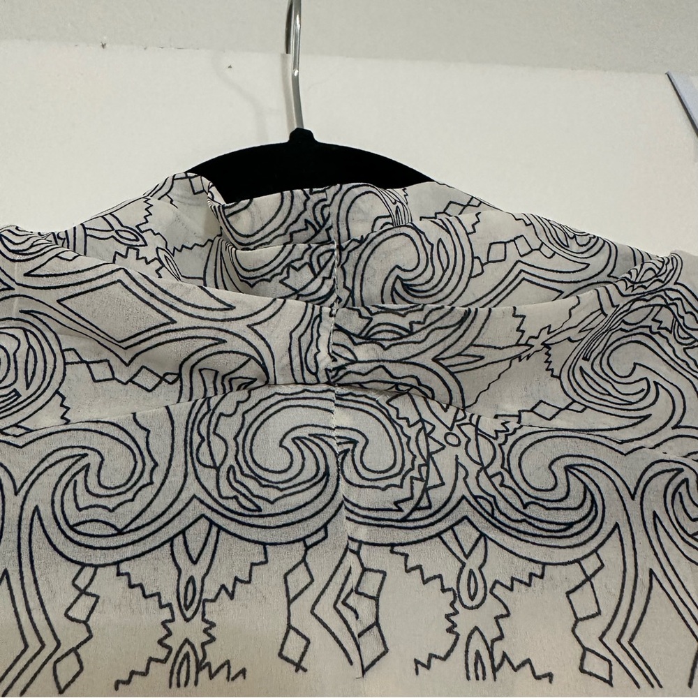 CAbi #3091 Scrollwork Pullover Sleeveless Tunic Tank Blouse - Picture 8 of 8